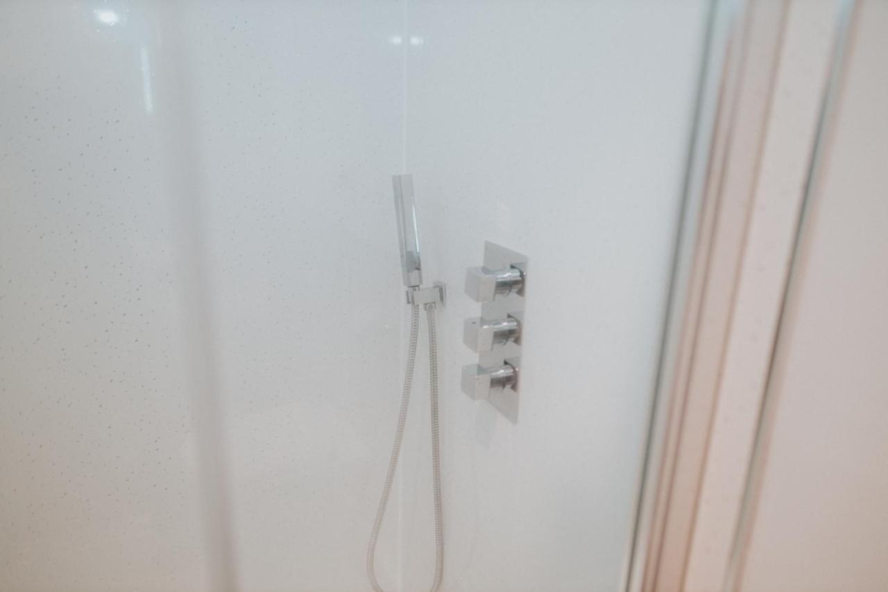 Luxury Modern 3 Bedroom Apartment In City Centre EDI Eksteriør bilde