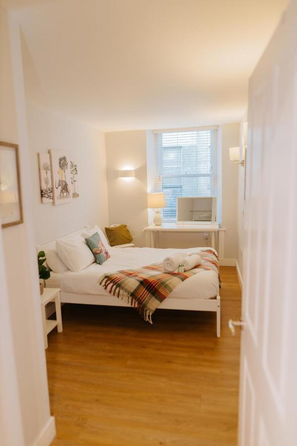 Luxury Modern 3 Bedroom Apartment In City Centre EDI Eksteriør bilde